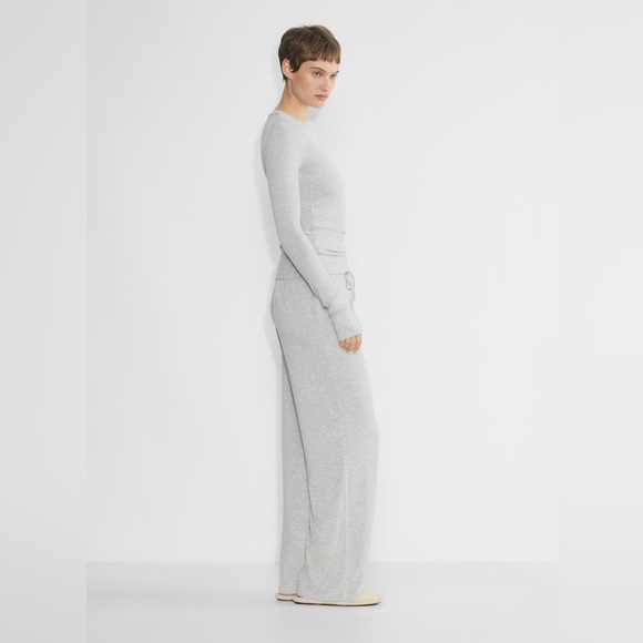 Aritzia Matching Set Destination Longsleeve Recharge Pant Heather Light Grey - Picture 15 of 15